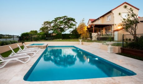 Terrassement piscine semi enterrée La Ravoire